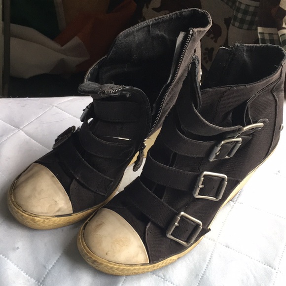 Converse heels - Picture 1 of 3